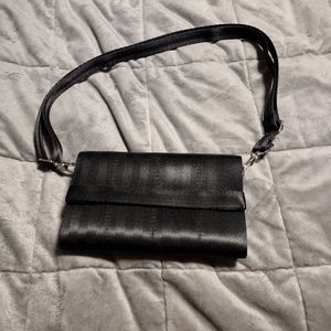 Streamline clutch wallet